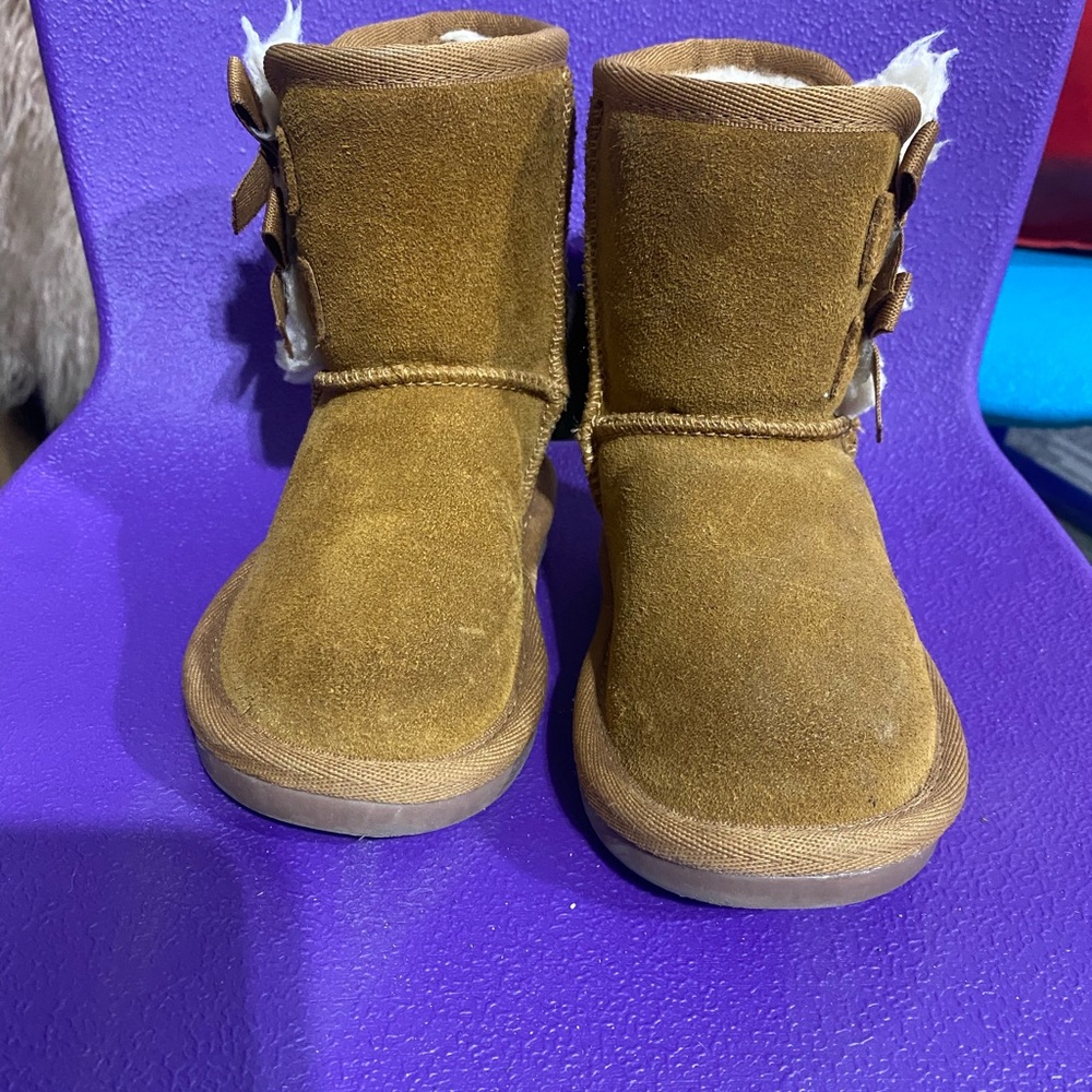 Toddler girl size 5 ugg style boots